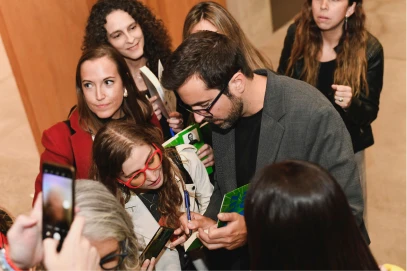 borja en firma de autografos